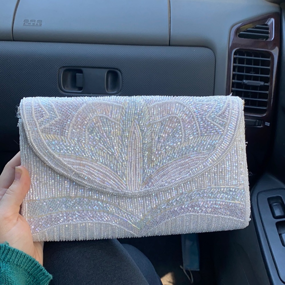 Beaded clutch